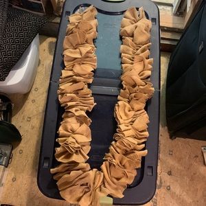 NICE burlap garland, 6ft length, is NOT the cheap, thin burlap Hobby Lobby sells